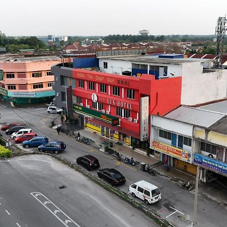 Lux Hotel Teluk Intan Exterior foto